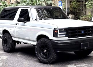 Il Ford Bronco modernizzato del 1994: un audace Restomod o un allontanamento dalla tradizione?