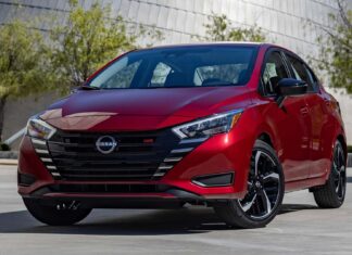 Znikający samochód budżetowy: dlaczego Nissan powoli wprowadza tanie sedany na rynek amerykański