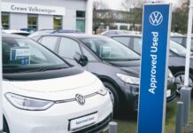 Ціни на паливо, що подорожчали, спровокували сплеск продажів уживаних електромобілів