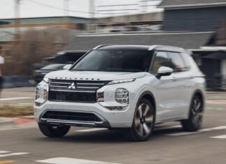 Recenzja Mitsubishi Outlander SEL: Niszowe rozwiązanie z kompromisową dynamiką