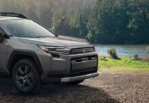 Бестселер RAV4 від Toyota може породити нову компактну вантажівку
